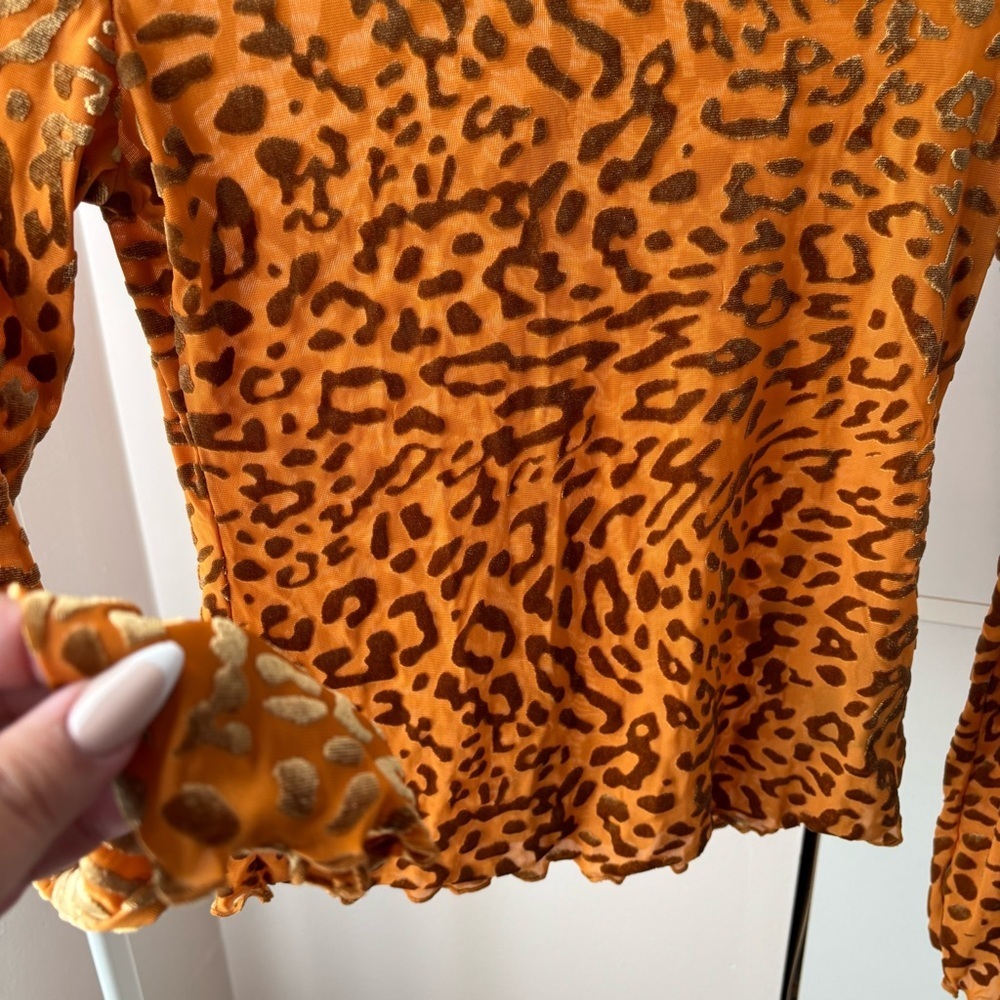 Urban Outfitters Out From Under Leopard Print Velvet Mock-Neck Top Small - Picture 7 of 11